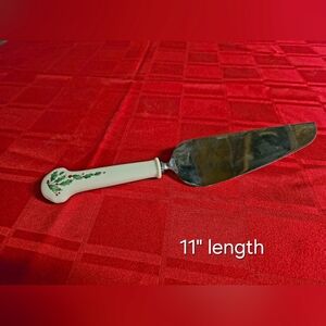 Lenox Holiday Holly & Berry - Pie/Cake Server